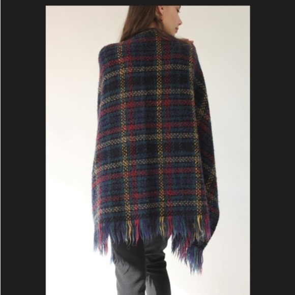 BOYNE VALLEY WEAVERS HANDMADE TARTAN PLAID WOOL FRINGED SHAWL CAPE Ireland Irish - Picture 8 of 16